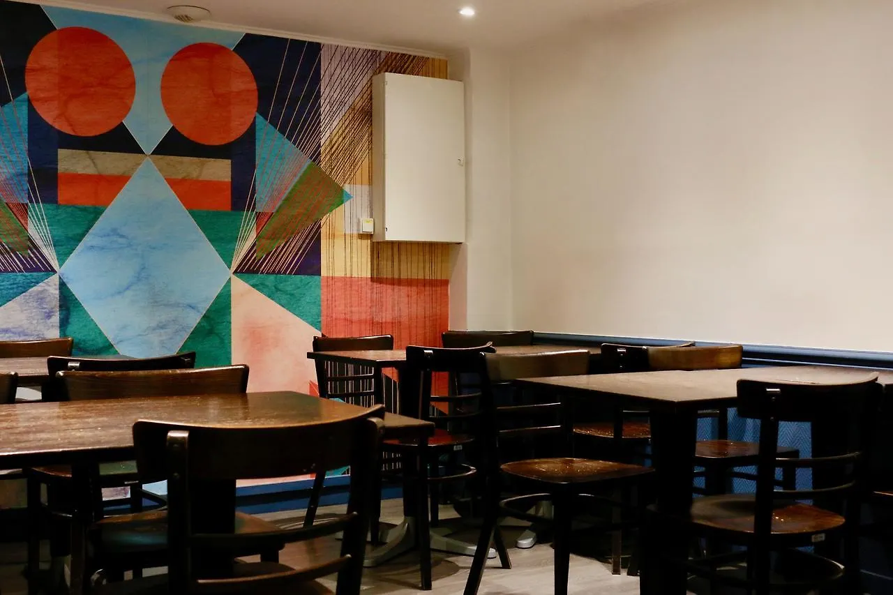 Plug Inn Montmartre By Hiphophostels Париж 0*,  Франция